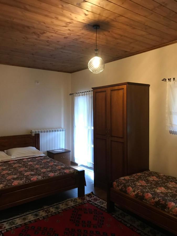 Bujtina Hader Xhebro Hostel Tepelene Exterior foto