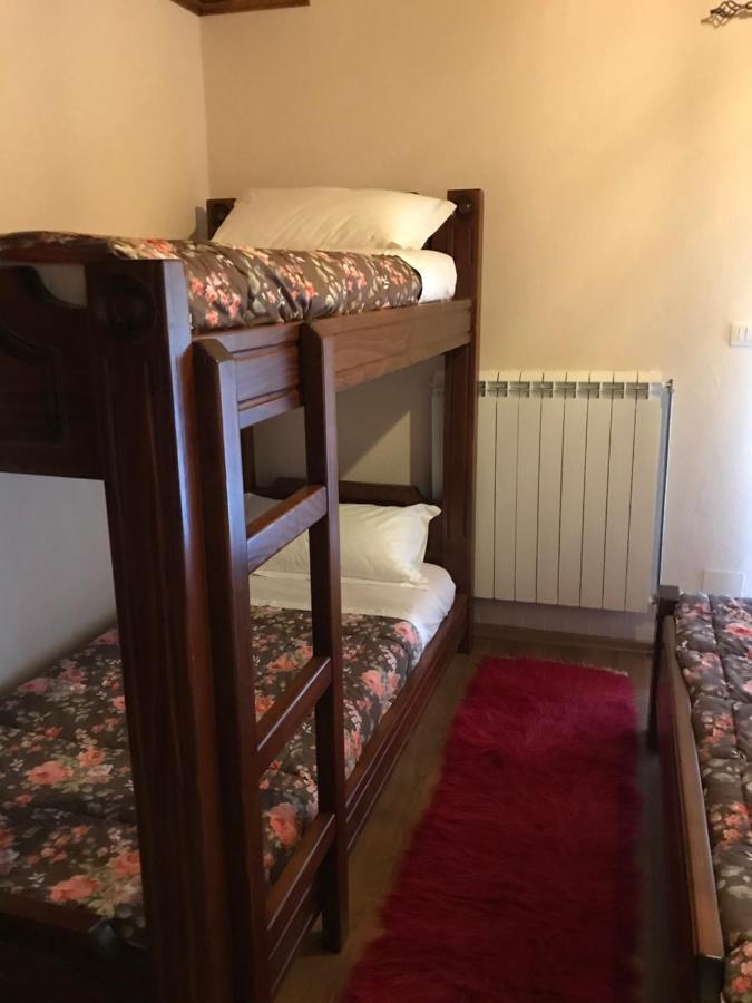 Bujtina Hader Xhebro Hostel Tepelene Exterior foto