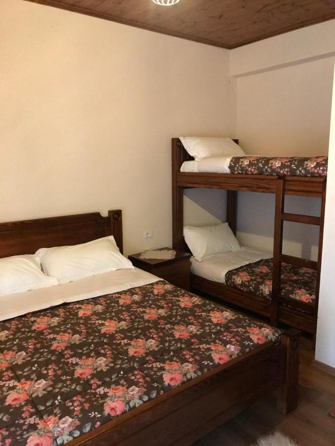 Bujtina Hader Xhebro Hostel Tepelene Exterior foto