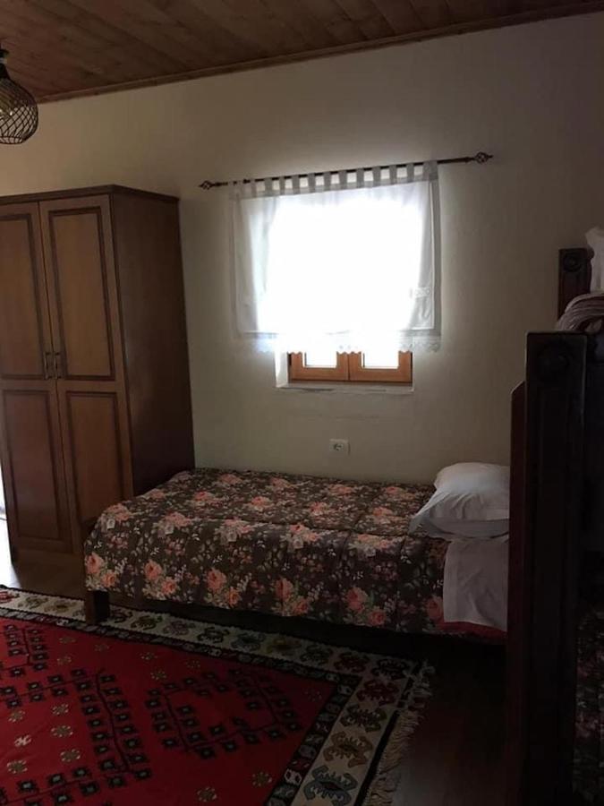 Bujtina Hader Xhebro Hostel Tepelene Exterior foto