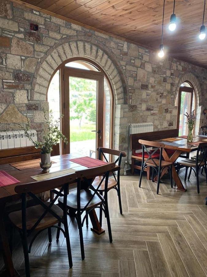 Bujtina Hader Xhebro Hostel Tepelene Exterior foto