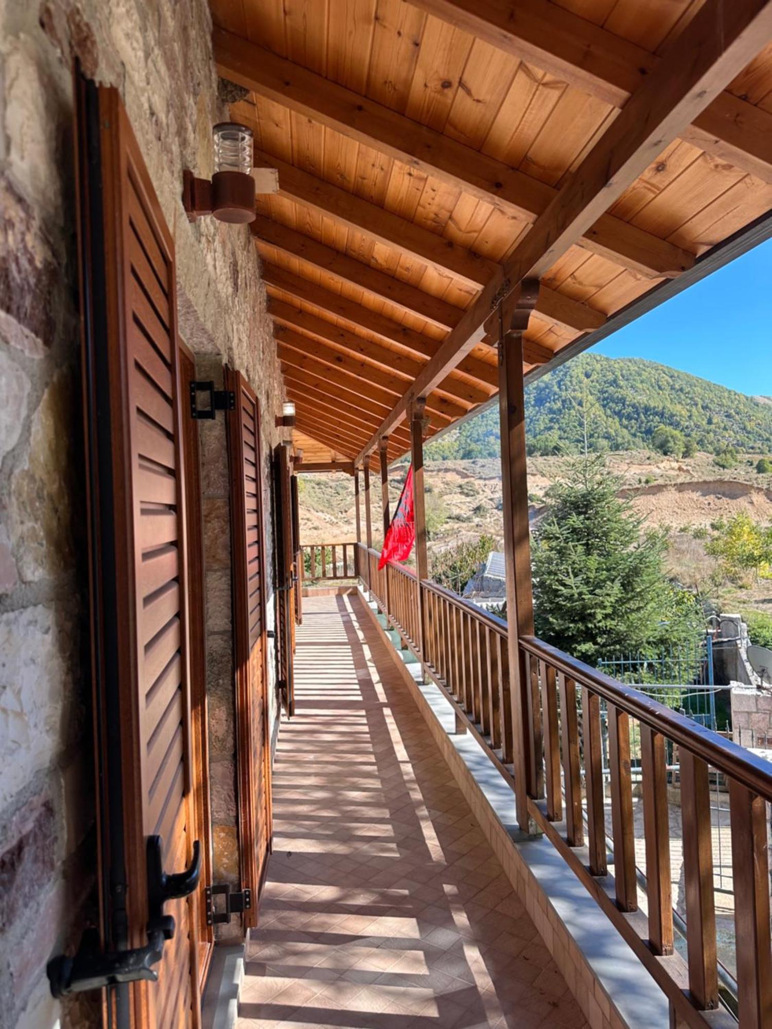 Bujtina Hader Xhebro Hostel Tepelene Exterior foto