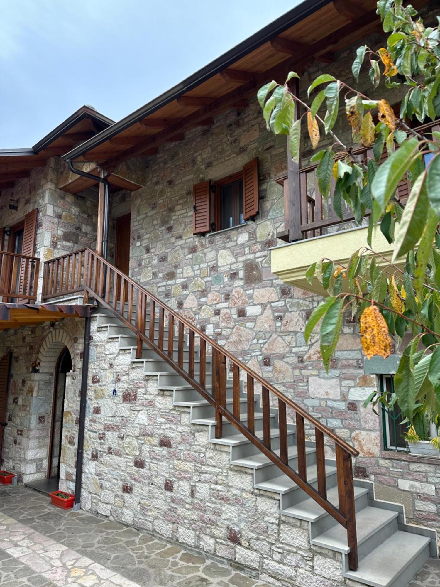Bujtina Hader Xhebro Hostel Tepelene Exterior foto