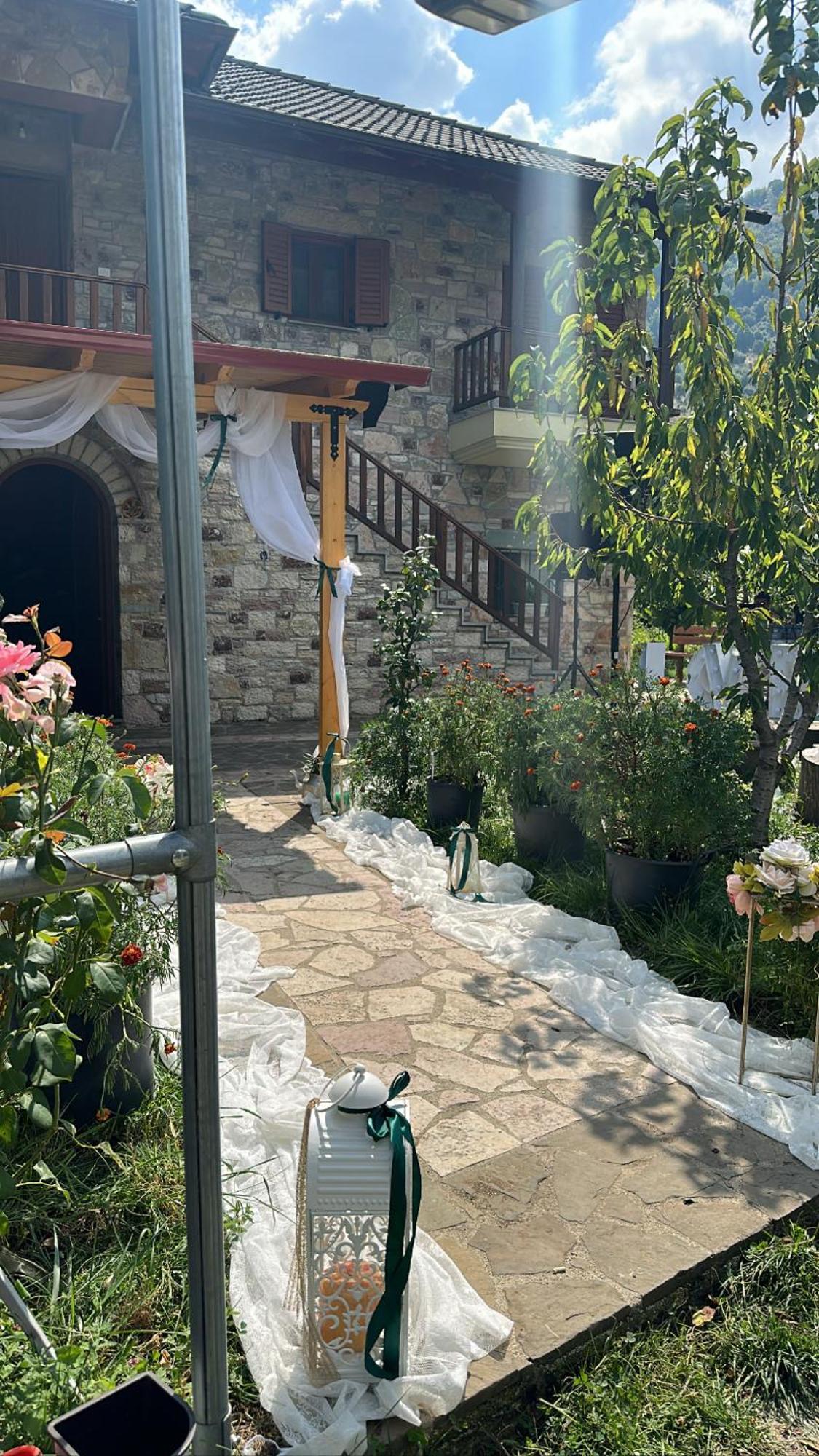 Bujtina Hader Xhebro Hostel Tepelene Exterior foto